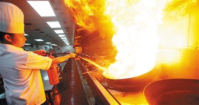 酒店廚房操作間的應(yīng)該設(shè)置什么消防設(shè)備